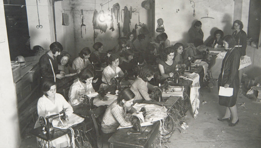 1928