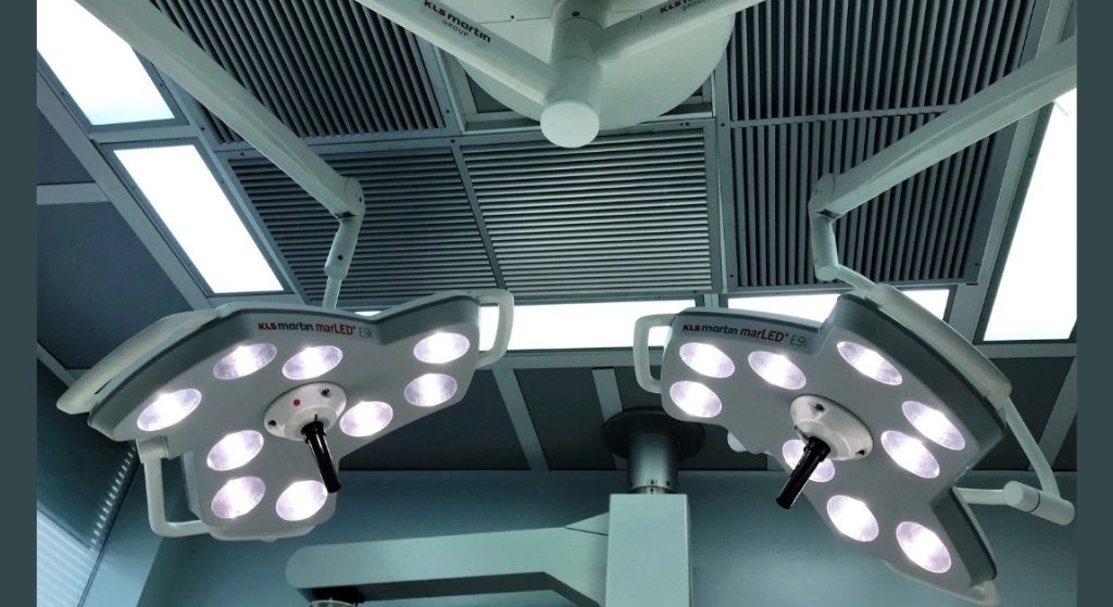 Εγκατάσταση Χειρουργικών Προβολέων στο Γενικό Νοσοκομείο Ελπίς